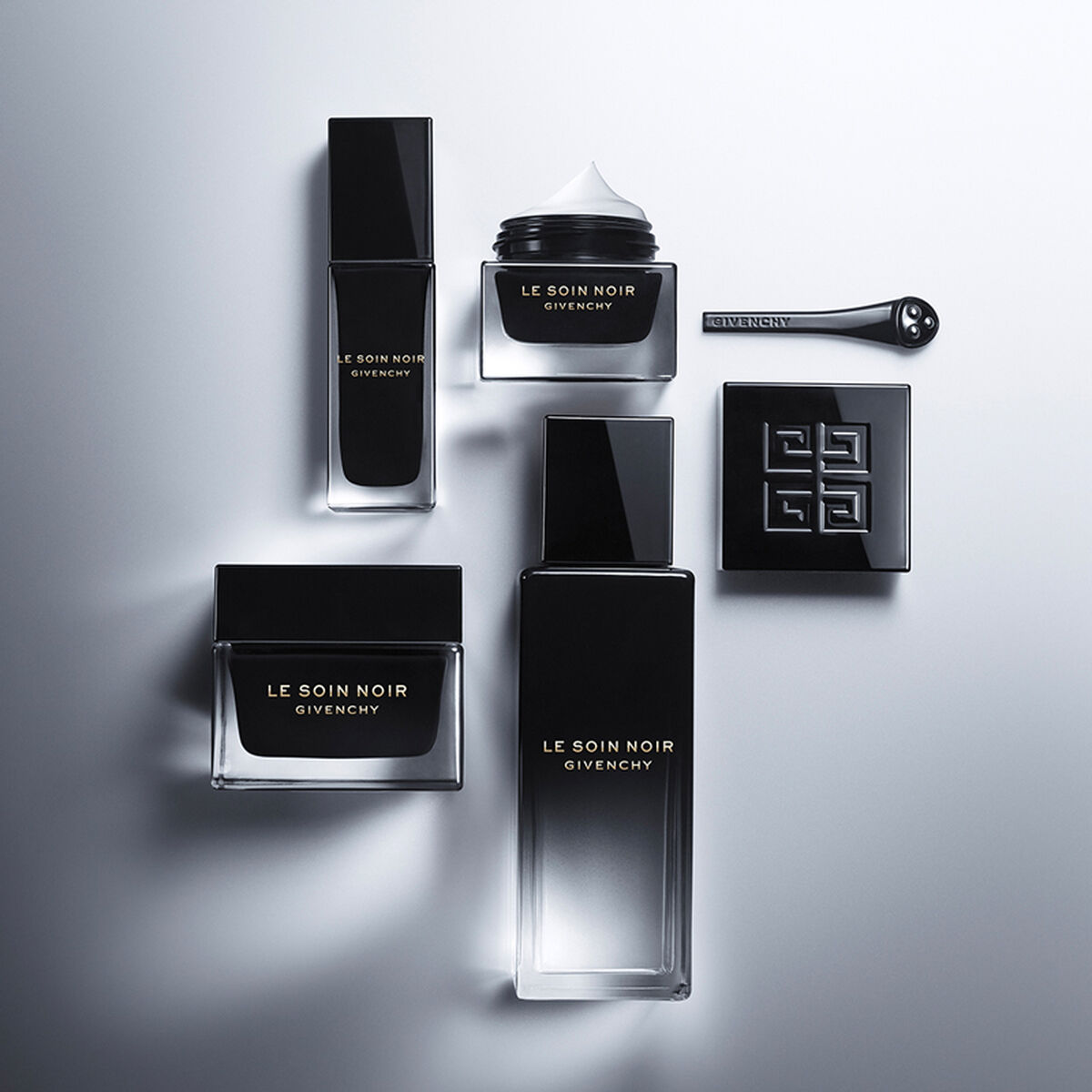 Givenchy  Givenchy Le Soin Noir Rituel Set Le Soin Noir Creme Yeux 15Ml+Noir Creme 50Ml+Noir Serum 30Ml+2Spon